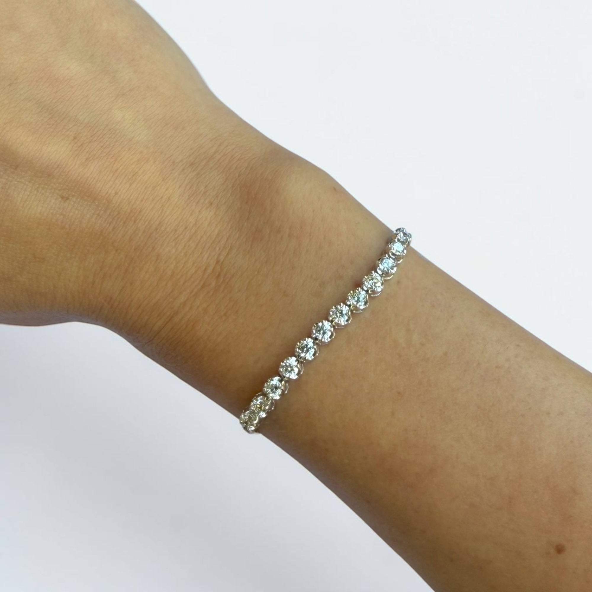 Paperclip tennis bracelet detail, natural diamonds in two-tone gold links - Cherry Pick Diamonds