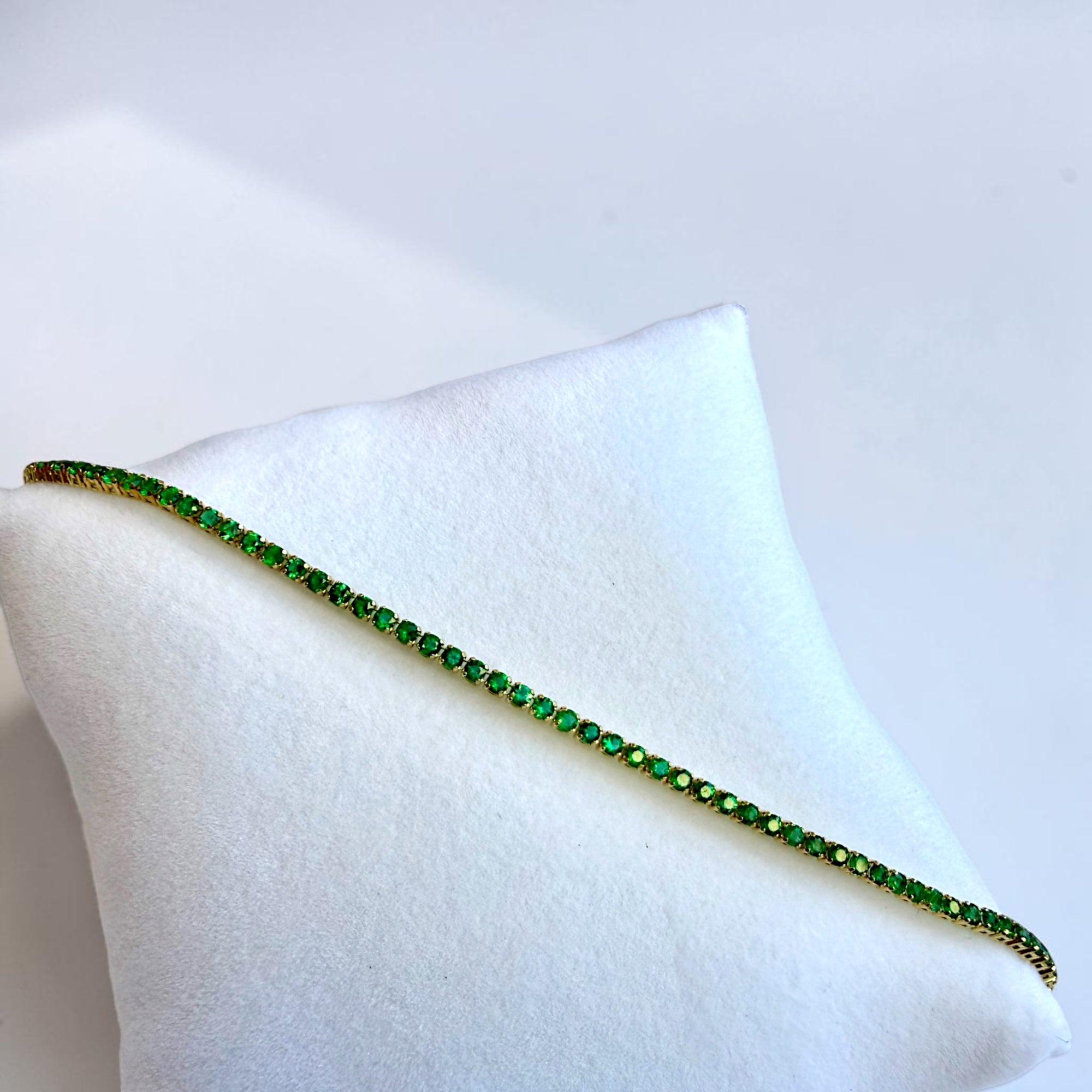 14k yellow gold bracelet with natural Colombian emeralds, 2.65ct total weight - Cherry Pick Diamonds Clayton MO