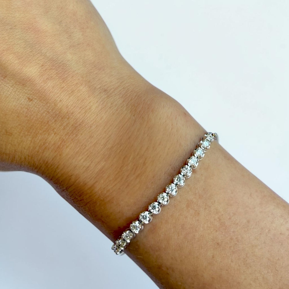 Oversized paperclip tennis bracelet detail, natural diamonds in two-tone gold - Cherry Pick Diamonds