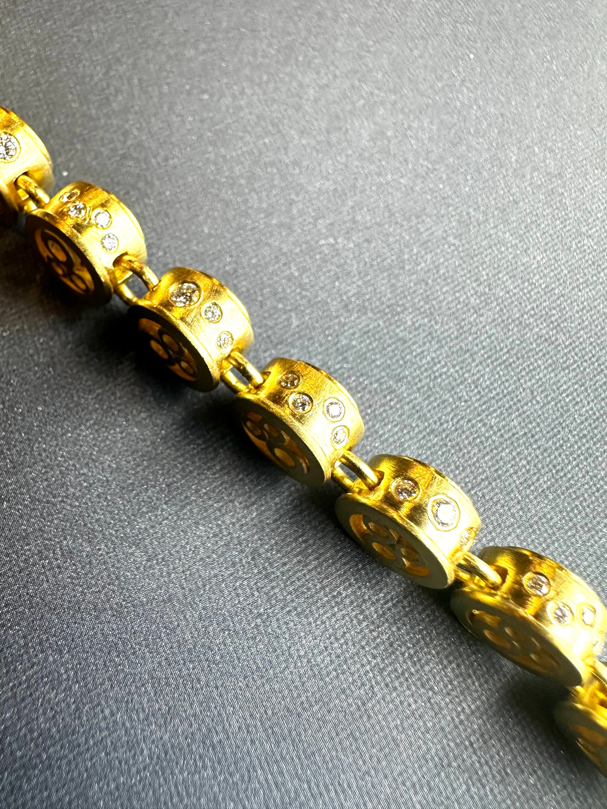 Autumn Bold Bracelet Natural Fancy Orange-Brown Diamond Close-Up 18K Gold – Cherry Pick Diamonds Clayton MO