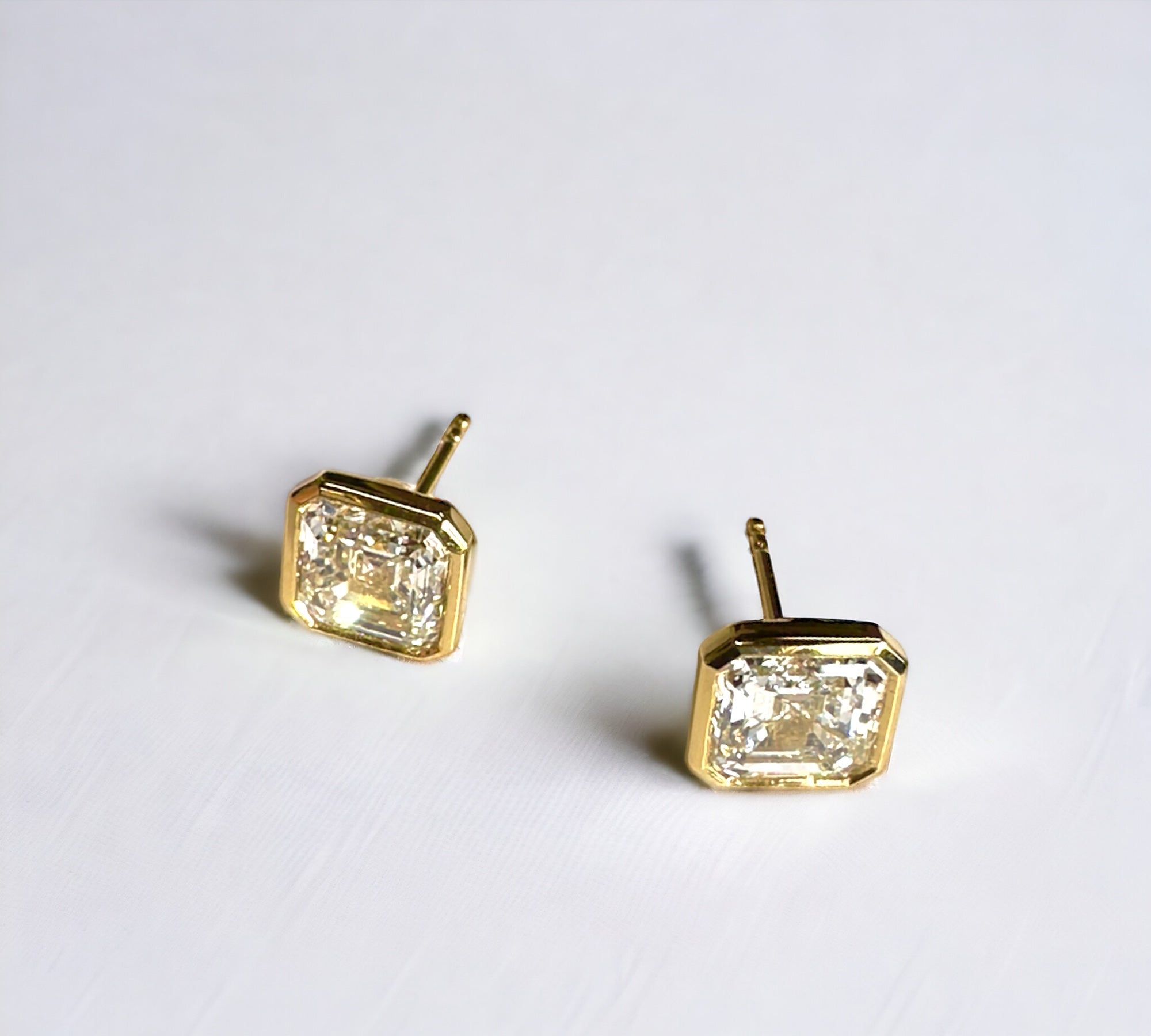 Asscher Lights Lab Diamond Asscher Cut Bezel Earrings Close-Up – Cherry Pick Diamonds Clayton MO