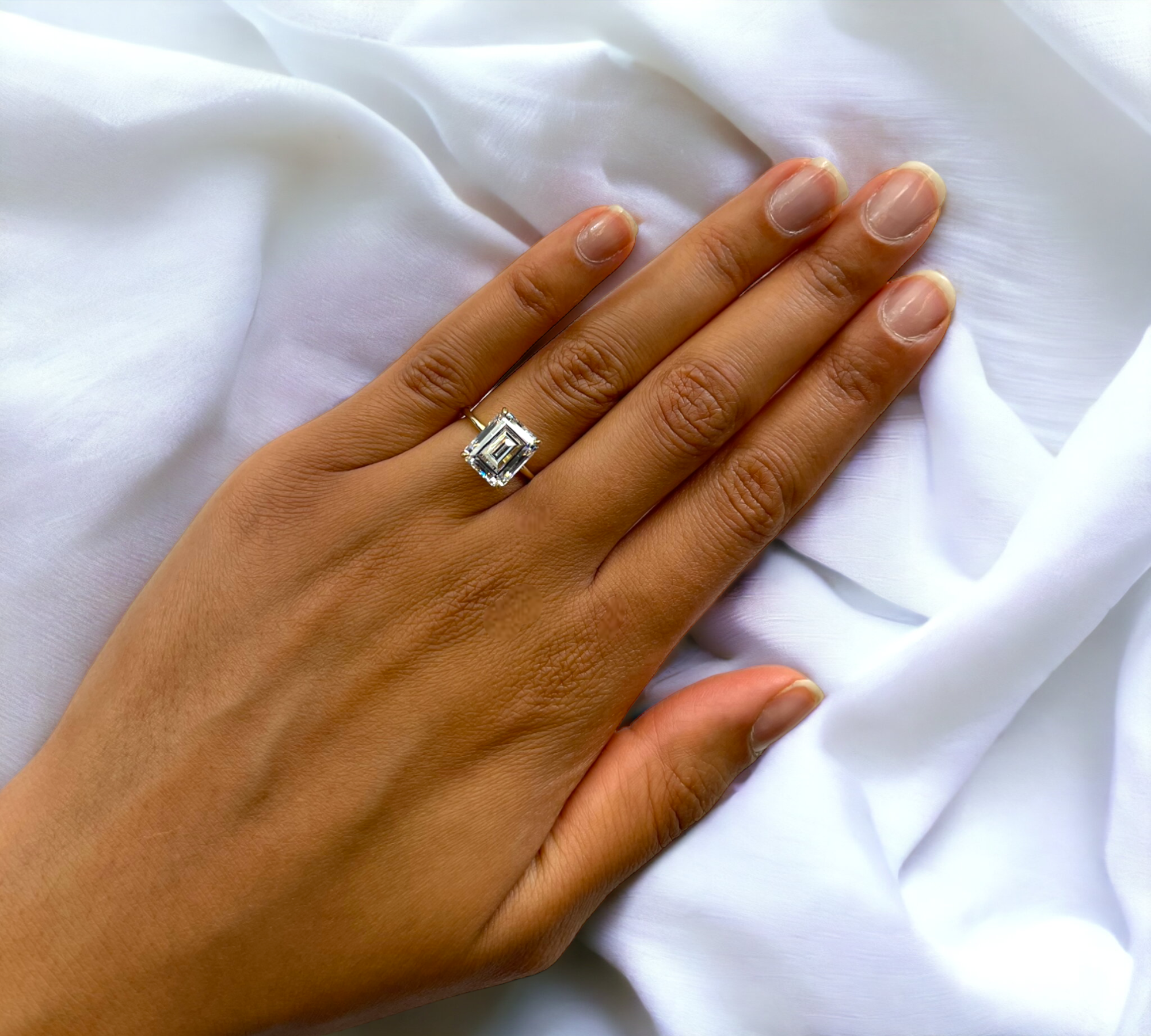 Naples YG 14K yellow gold minimal engagement ring setting detail – Cherry Pick Diamonds Clayton MO