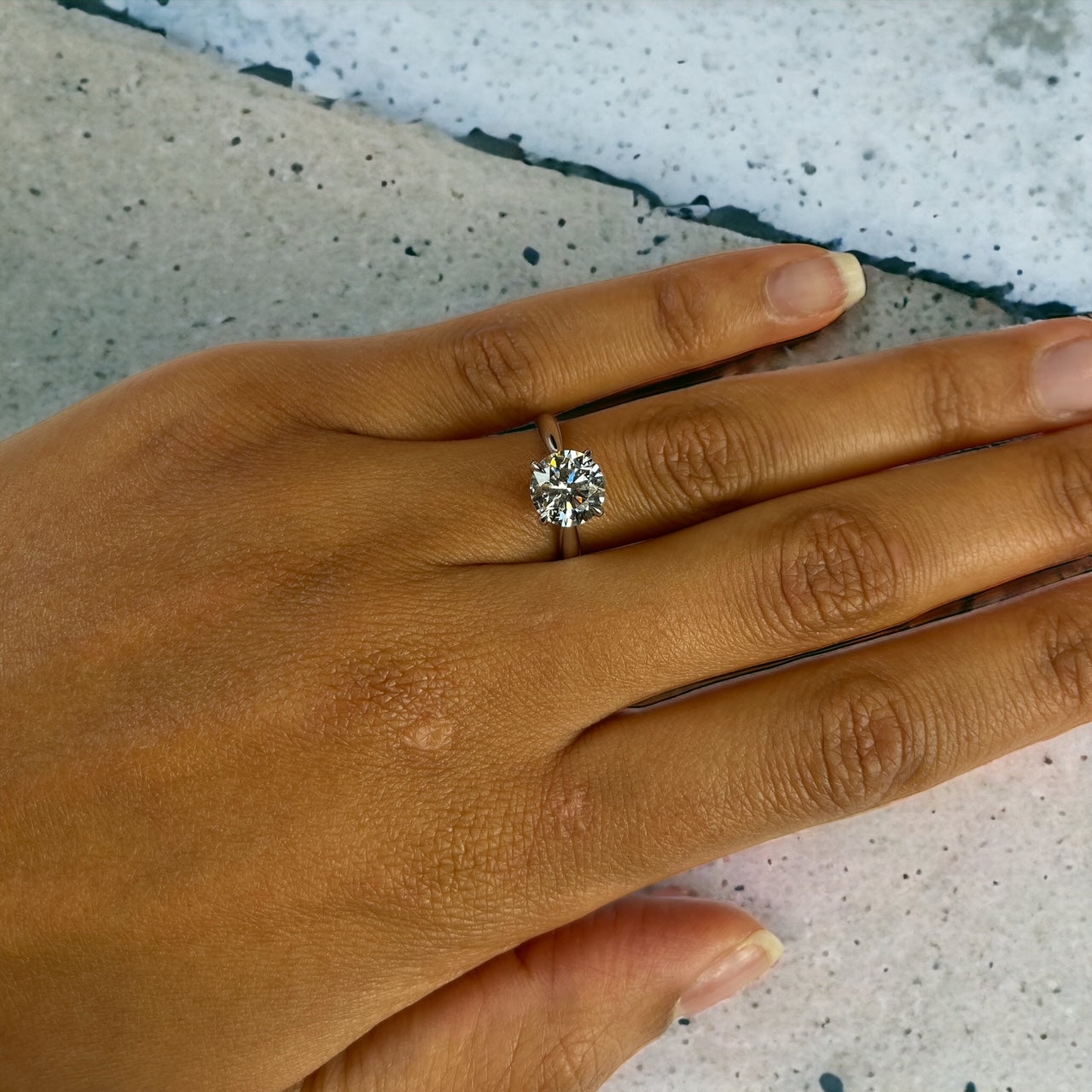 Oslo white gold round brilliant lab created diamond solitaire close-up – Cherry Pick Diamonds Clayton MO