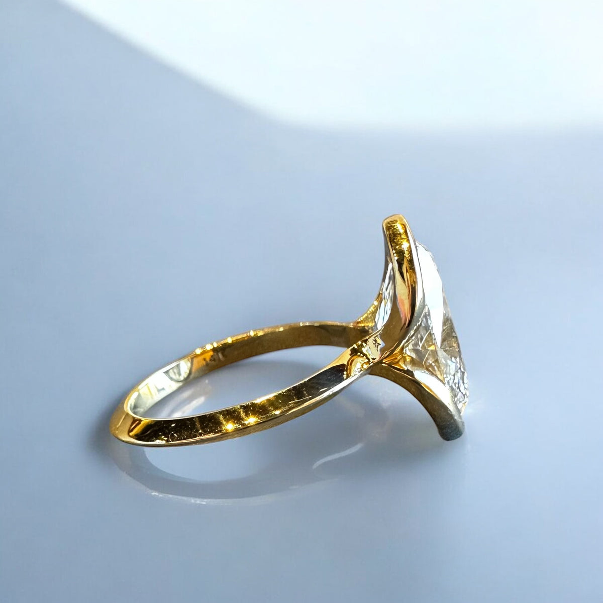 Monaco Oval yellow gold ring side view with knife edge band and oval diamond – Cherry Pick Diamonds St. Louis MO