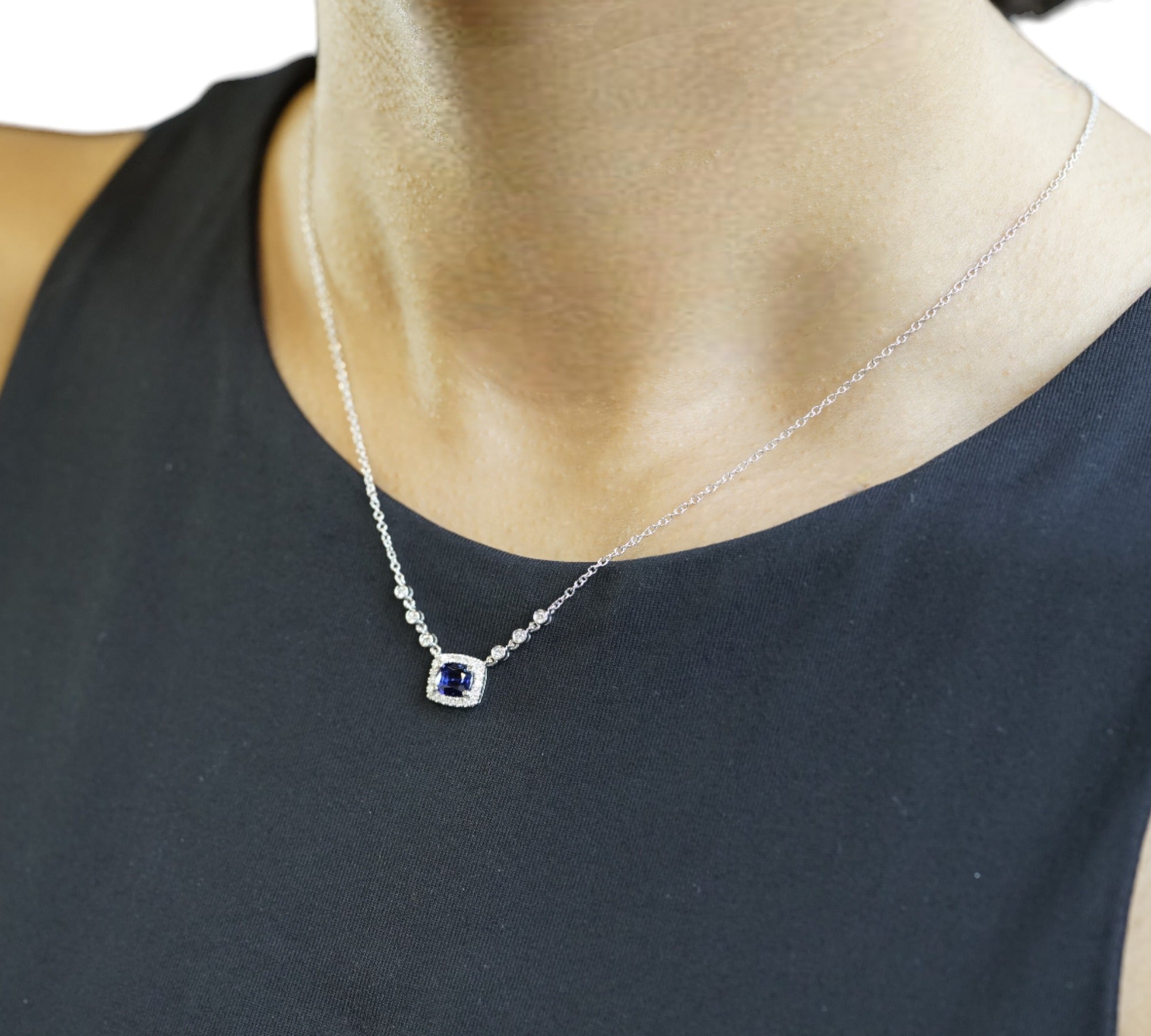 Blue Sapphire Necklace Natural Ceylon Sapphire Diamond Pendant Close-Up – Cherry Pick Diamonds Clayton MO