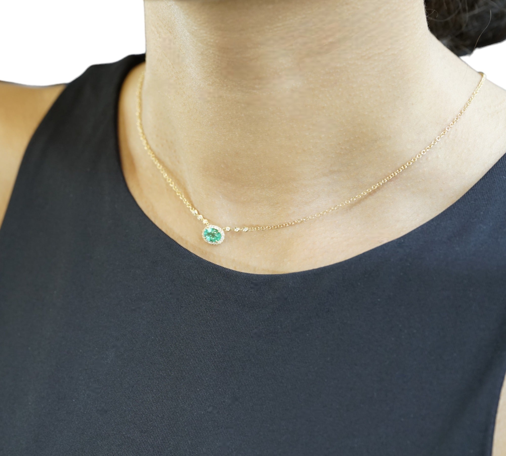 Colombian Emerald Necklace Natural Green Emerald Gold Pendant Side View – Cherry Pick Diamonds Clayton MO