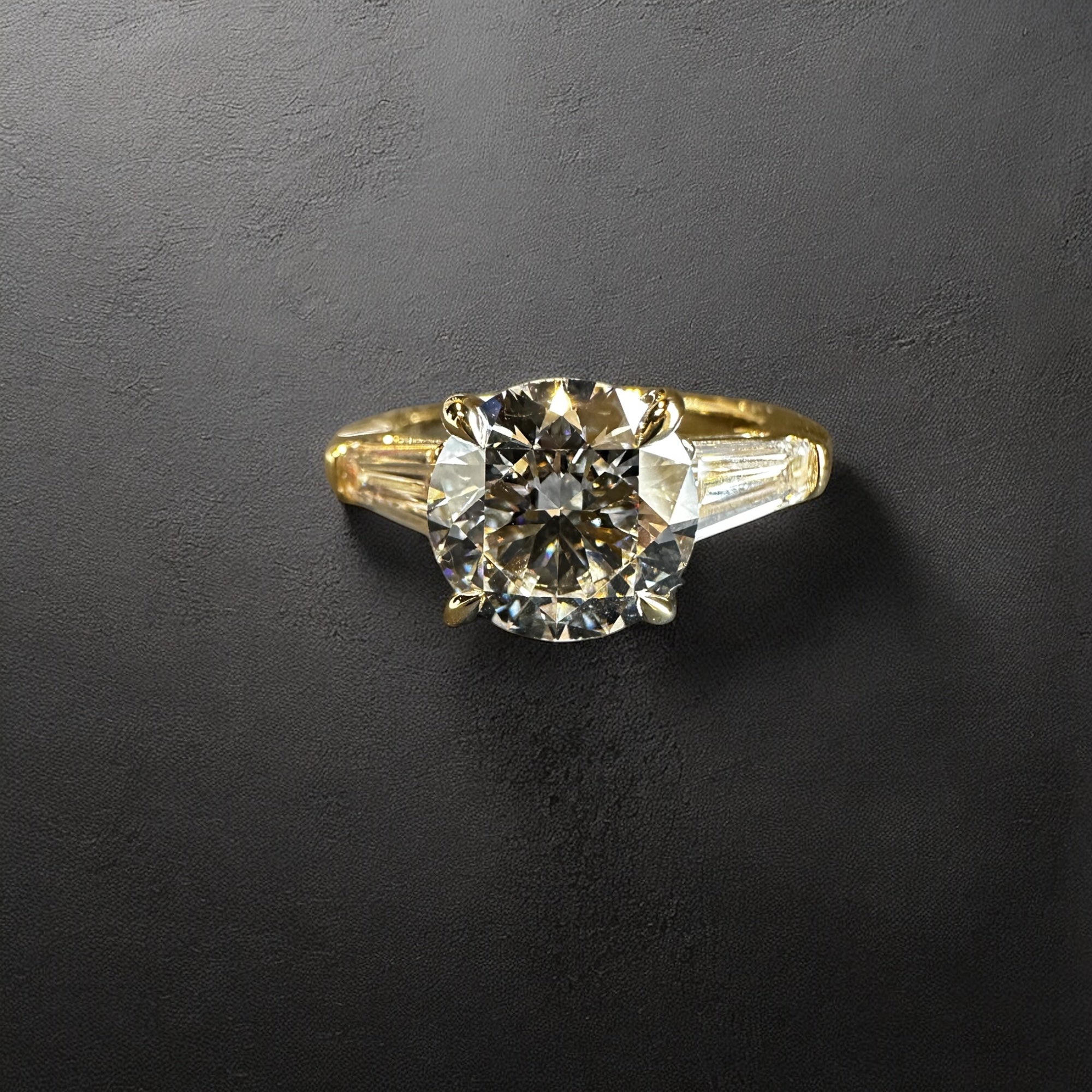 Round Trio three stone engagement ring with round brilliant natural diamond – Cherry Pick Diamonds Clayton St. Louis MO