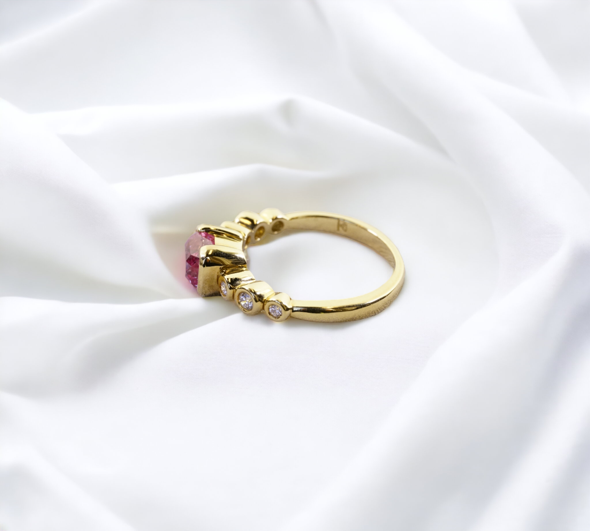 Trio Padparadscha 18K yellow gold unheated sapphire east to west setting – Cherry Pick Diamonds St. Louis MO