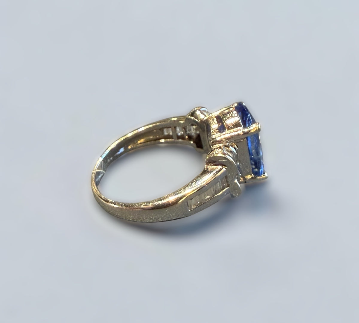 Sapphire Desire side view natural cornflower blue sapphire diamond white gold ring – Cherry Pick Diamonds St. Louis MO fine jewelry