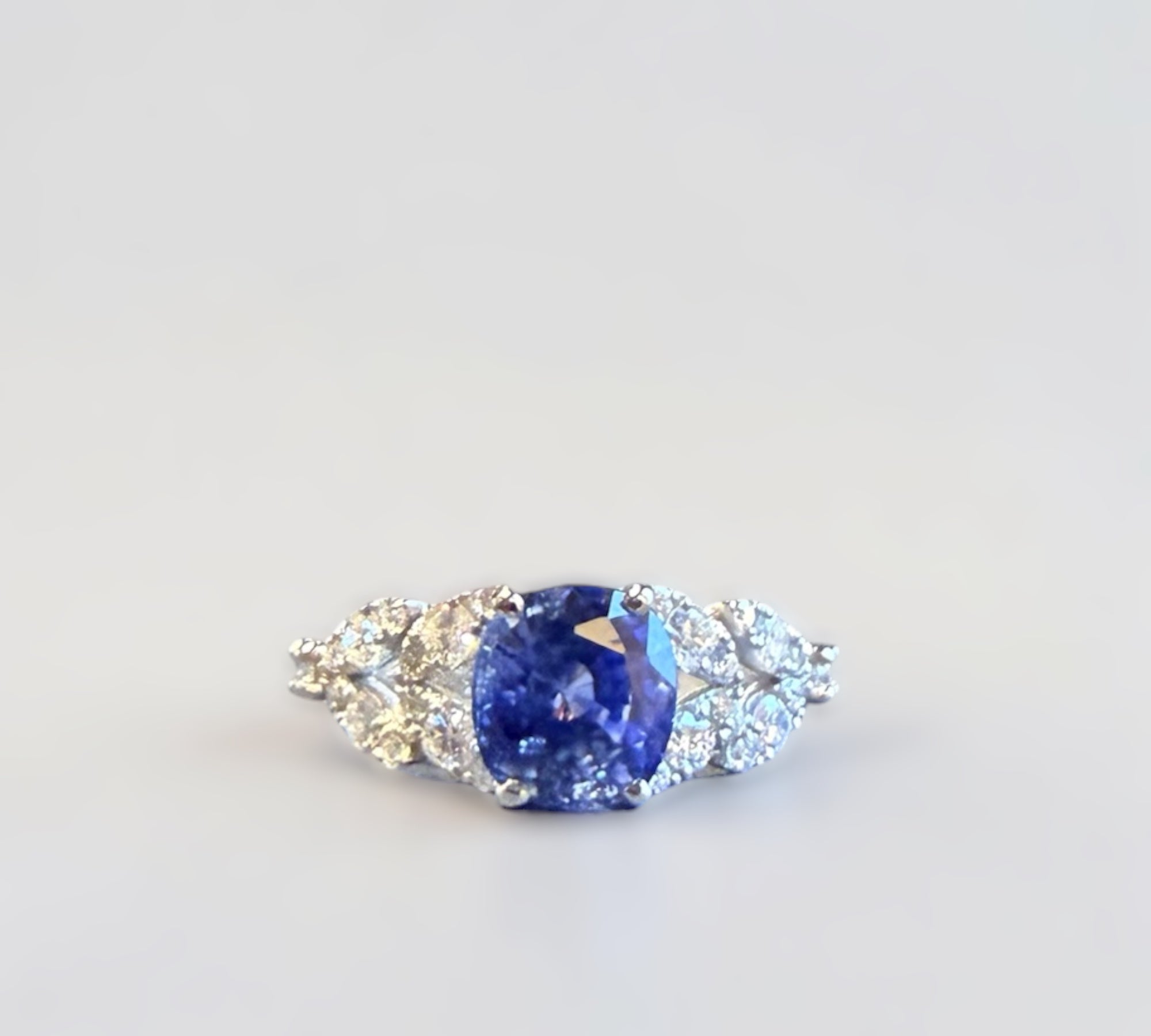 Sapphire Class 2.50ct natural royal blue cushion sapphire platinum ring – Cherry Pick Diamonds St. Louis Missouri