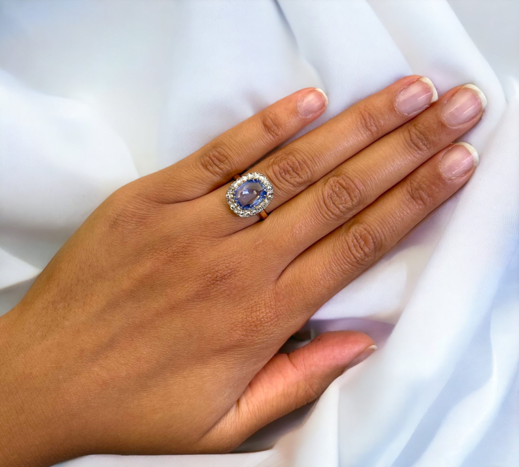 Vintage 4.94 Sapphire antique ring close-up, rose gold platinum – Cherry Pick Diamonds Clayton MO