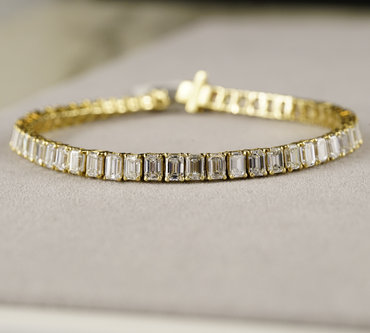 Bemiston Yellow Gold 14K Emerald Cut Lab Diamond Tennis Bracelet – Cherry Pick Diamonds Clayton St. Louis MO